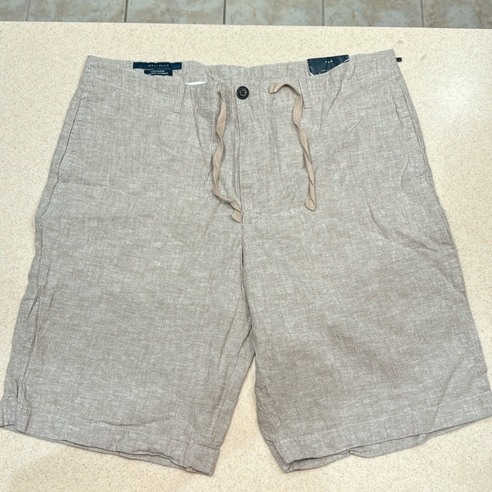 Men Perry Ellis Linen Shorts?  New with Tags!  36 Waist!